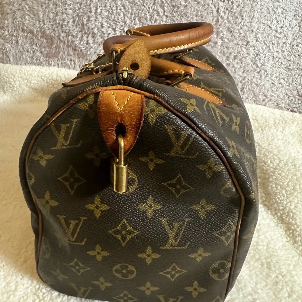 LV MONOGRAM SPEEDY 30 luxury item - Picture 2 of 5